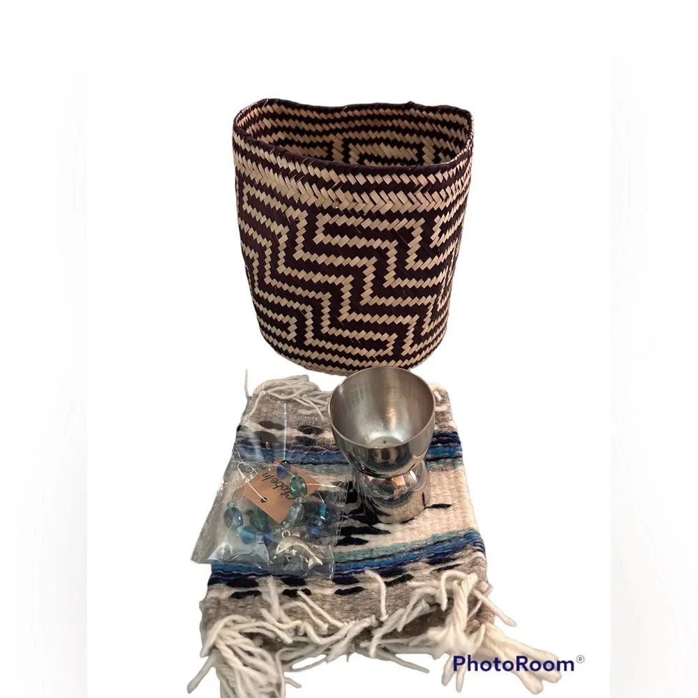 Bar and Drink Accessories Set with 6 items